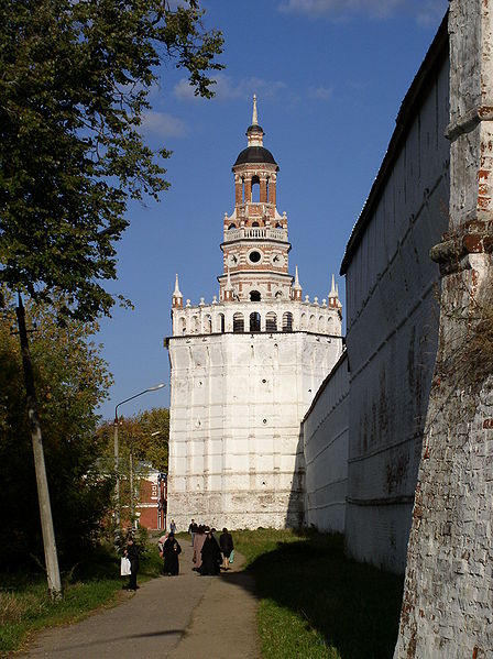 File:Russia-Sergiev Posad-Troitse-Sergiyeva Lavra-Duck Tower-3.jpg