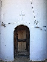 Влезна врата на црквата