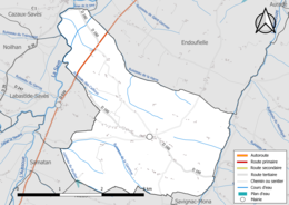 Carte en couleur présentant le réseau hydrographique de la commune