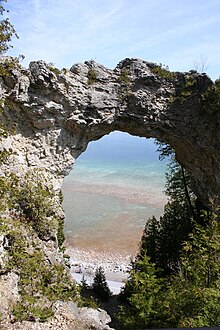 Arch Rock avec vue sur le lac Huron