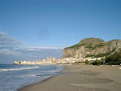 Vue de Cefalù en Sicile.