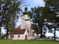 Bývalý farní kostel Narození Panny Marie v Chrobolech.