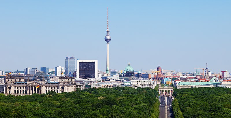 http://upload.wikimedia.org/wikipedia/commons/thumb/8/83/Cityscape_Berlin.jpg/800px-Cityscape_Berlin.jpg