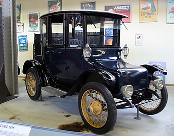 Detroit Electric 1916 года в автомобильном мезее в Брюсселе