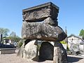 Autre reste du dolmen de Périssac, dans le cimetière de Confolens.