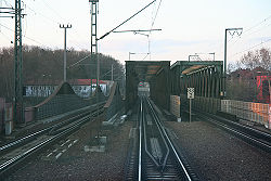 A híd a München-Nürnberg-expressz vezérlőkocsijából fotózva
