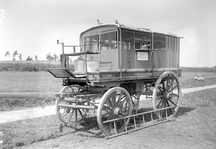 A mobile station wagon for homing pigeons