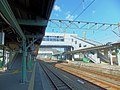 新旧跨線橋架け替え中の例（早岐駅）