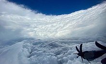 Fotografía del interior del ojo del huracán Epsilon, visto desde el avión cazador de huracanes de la Fuerza Aérea de los EE. UU.