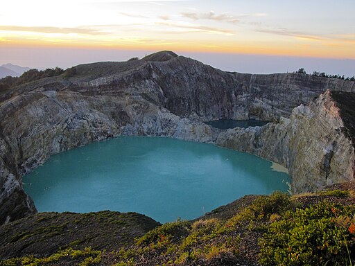 Kelimutu sunrise