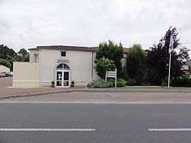 The town hall in Les Églises-d'Argenteuil