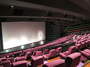 MCL JP銅鑼灣戲院採用大銀幕，但礙於業主加租，於2017年4月17日結束營業
