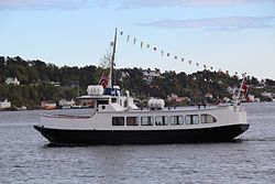 MF Tromøy II på vei mot Skilsø.