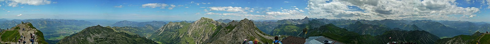 Panoramauitzicht vanaf de Nebelhorn