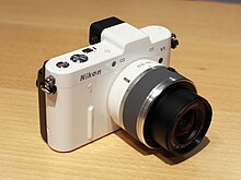 Description de l'image Nikon 1 V1 with 10-30mm.jpg.