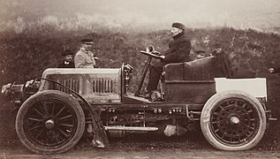 Pierre de Caters à la côte de Gaillon 1901, sur Jenatzy 50 hp.