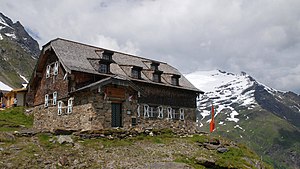 Schutzhaus Neubau. Im Hintergrund der Hocharn