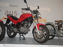 De Schikra 125 was vrij modern met zijn vakwerkframe, gietwielen, startmotor en Honda viertaktmotor