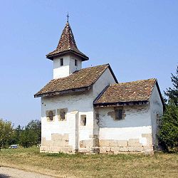 Gammal kyrkje i landsbyen Streisângeorgiu i Călan