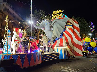 Un carro del Carnevale di Misterbianco, 13 febbraio 2024.