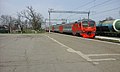 Электропоезд до Новороссийска отходит от станции.