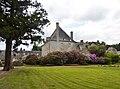 Le château vu des jardins.