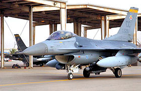 524-a Ĉastrupo - generalo Dynamics F-16C-Bloko 40D Fighting Falcon - 88-0528.jpg