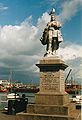 Statue von Wilhelm III. im Hafen, wo er 1688 im Zuge der Glorious Revolution landete