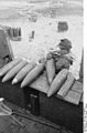 Chargement de munitions sur un Hummel (janvier 1944, sur le front russe)