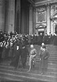 Reichspräsident Paul von Hindenburg verlässt nach der Reichsgründungsfeier 1931 den Berliner Dom.