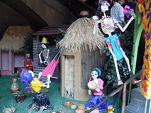 English: Decorations for the Dia de los muerto...