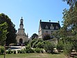 Mairie et église de Chambord.