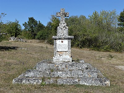 Die Stele bei der Burg von Les Bernardières