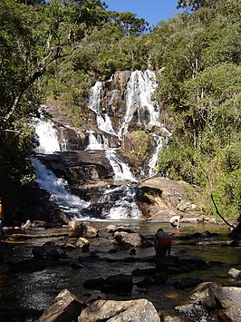 De waterval Cachoeira do Itagybá in de gemeente Delfim Moreira