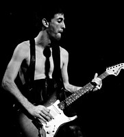 Hillel Slovak v roce 1983 v Chestnut Cabaret ve Filadelfii