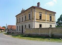 Malotice, presbytery