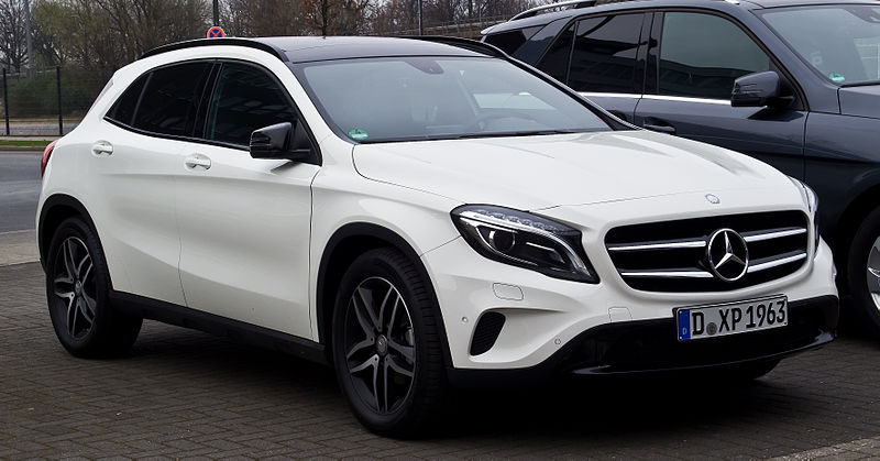 800px-Mercedes-Benz_GLA_200_CDI_Urban_%2