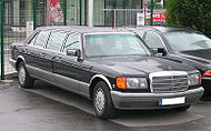 Mercedes-Benz W126 Sechstürer vr.jpg