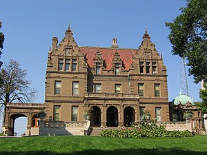 English: The Pabst Mansion on Wisconsin Ave in...