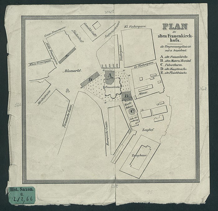 Plan des alten Frauenkirchhofs etwa 1750; die Frankenstraße verlief durch die Große Fischergasse dann immer geradeaus auf die Einmündung der Mittleren Frauengasse in den Neumarkt zu, wo sie den ältesten Altmarkt von Dresden erreichte, der sich die Mittlere Frauengasse entlang bis jenseits der Großen Frauengasse (heute Kulturpalast) hinzog. Etwa bei dem "N" von "Neumark" begann die Furt, später die Brücke über den Kaitzbach hinüber zum Beginn der Frauengasse, der noch heute diese mittelalterliche Verbindung anzeigt.[6]