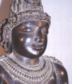 تفاصيل تمثال راجا راجا تشولا في معبد براهادرسفارا قرب ثانجافور