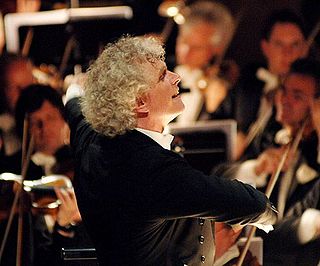 Sir Simon Rattle ravna Berlinskim filharmoničarima