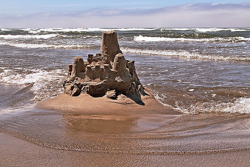 File:Sand castle, Cannon Beach.jpg