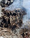 2001年9月11日に起きた同時多発テロ事件で壊滅的被害を受けたニューヨーク・世界貿易センター（現在は整地され「グランド・ゼロ」となっている） PD