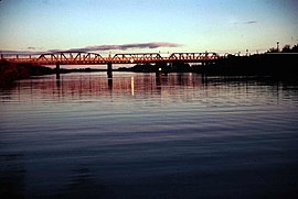 Sun setting on the Rail Bridge at Murray Bridge.jpg
