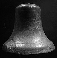The ship's bell, recovered from the wreck Titanic bell.JPG
