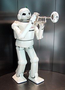 A trumpet-playing Toyota robot Toyota Robot at Toyota Kaikan.jpg