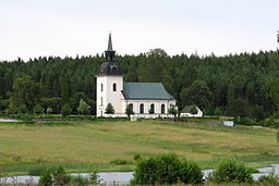 Miljön kring Västervåla kyrka.
