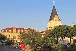 Le centre-ville historique autour de la place Léon-Sublet.