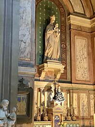 Chapel of the Virgin, with statue by Raymond Gayard (1777-1858)